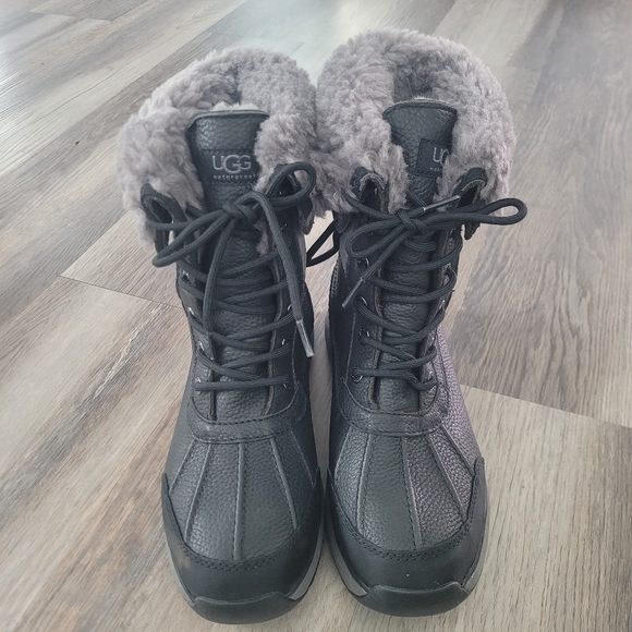 Ugg Adirondack III Boots Size 8.5 - Picture 3 of 7